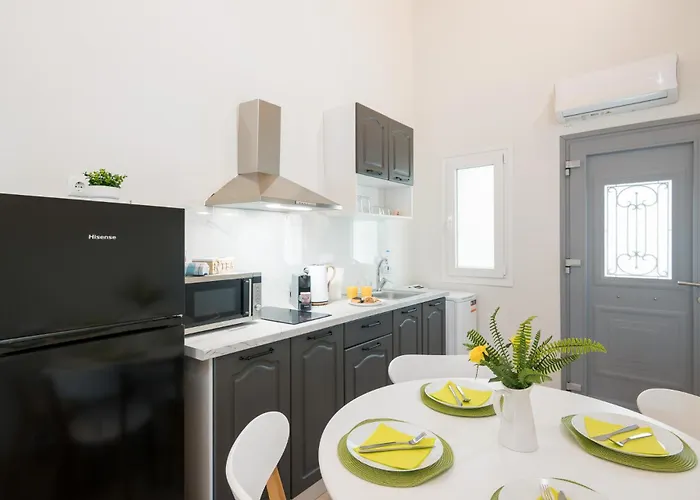 Windrose - Shared Pool Apartament Ipsos