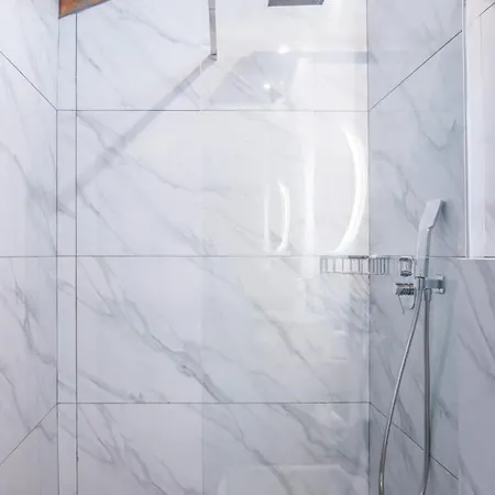 Windrose - Shared Pool Apartment *