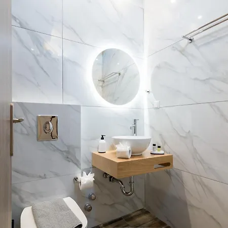 Windrose - Shared Pool Apartament *