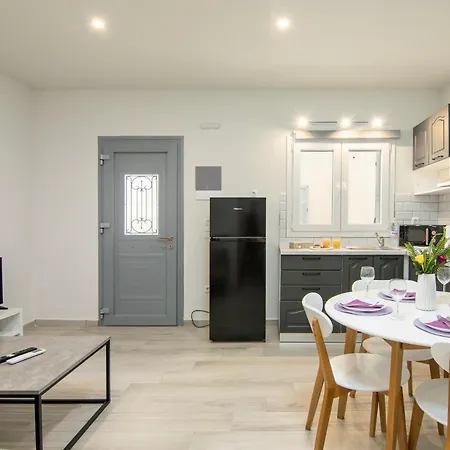 Windrose - Shared Pool Apartament *