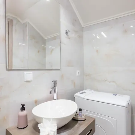 Windrose - Shared Pool Apartament *